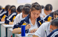 械+AI+节制的三维学问系统